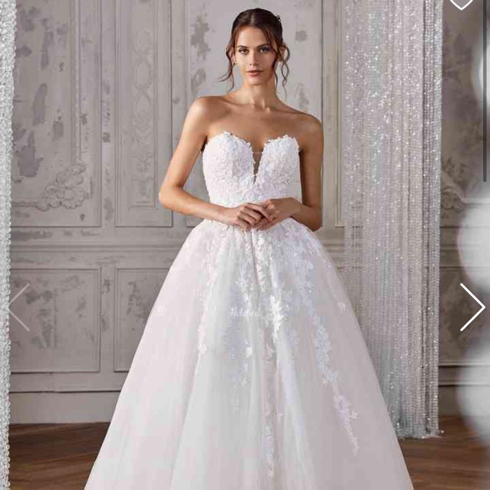 Wedding dress